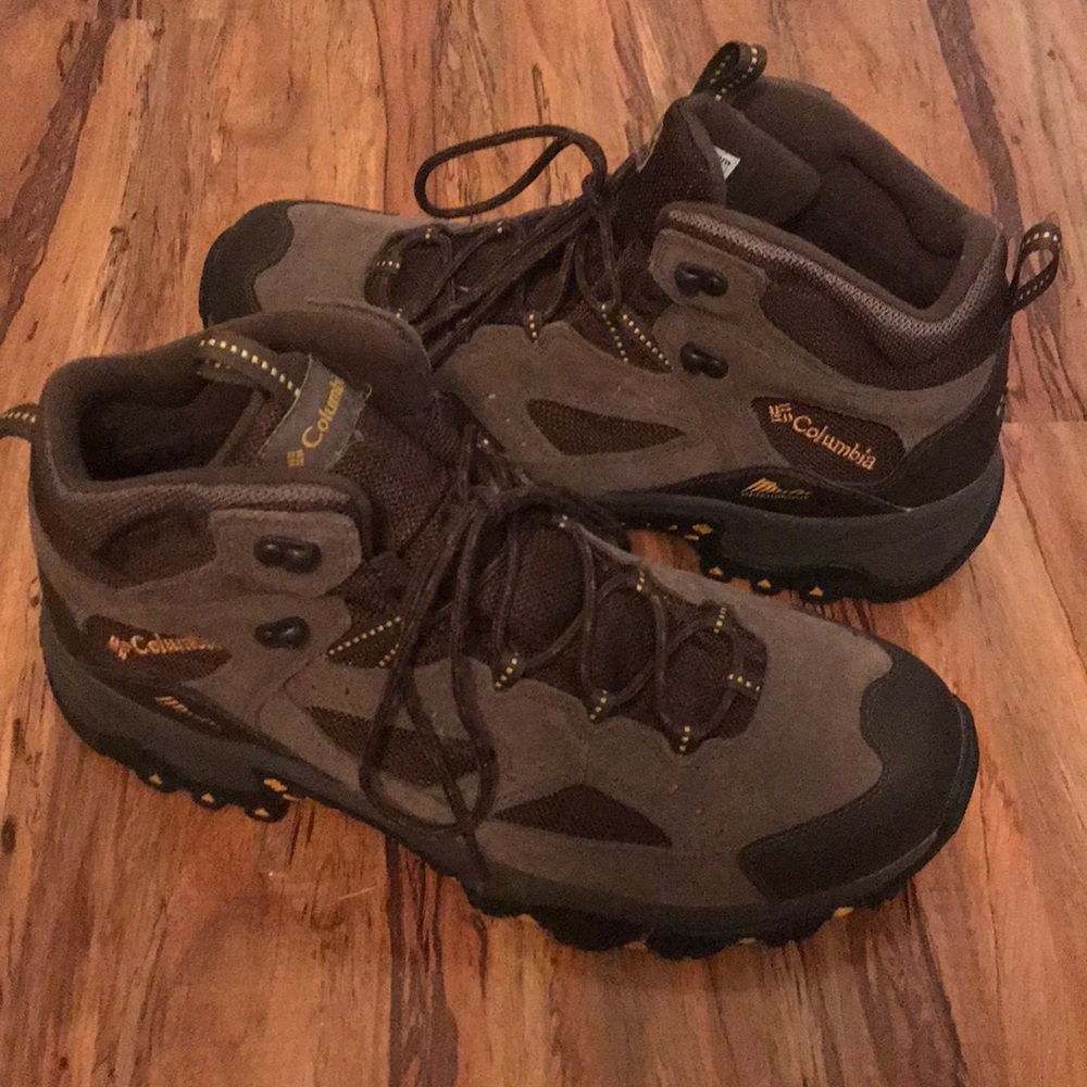 MENS COLUMBIA HIKING BOOTS SIZE 13